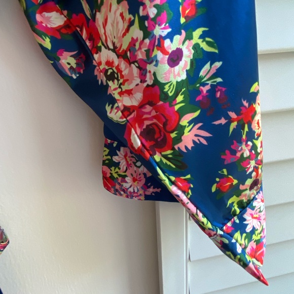 Colorful Floral Robe with Tie Satin Like Material - Picture 12 of 13